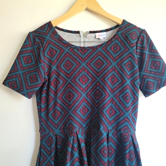 Lularoe, Amelia Dress , Multicolor Diamond Print, Size Medium - Picture 3 of 9